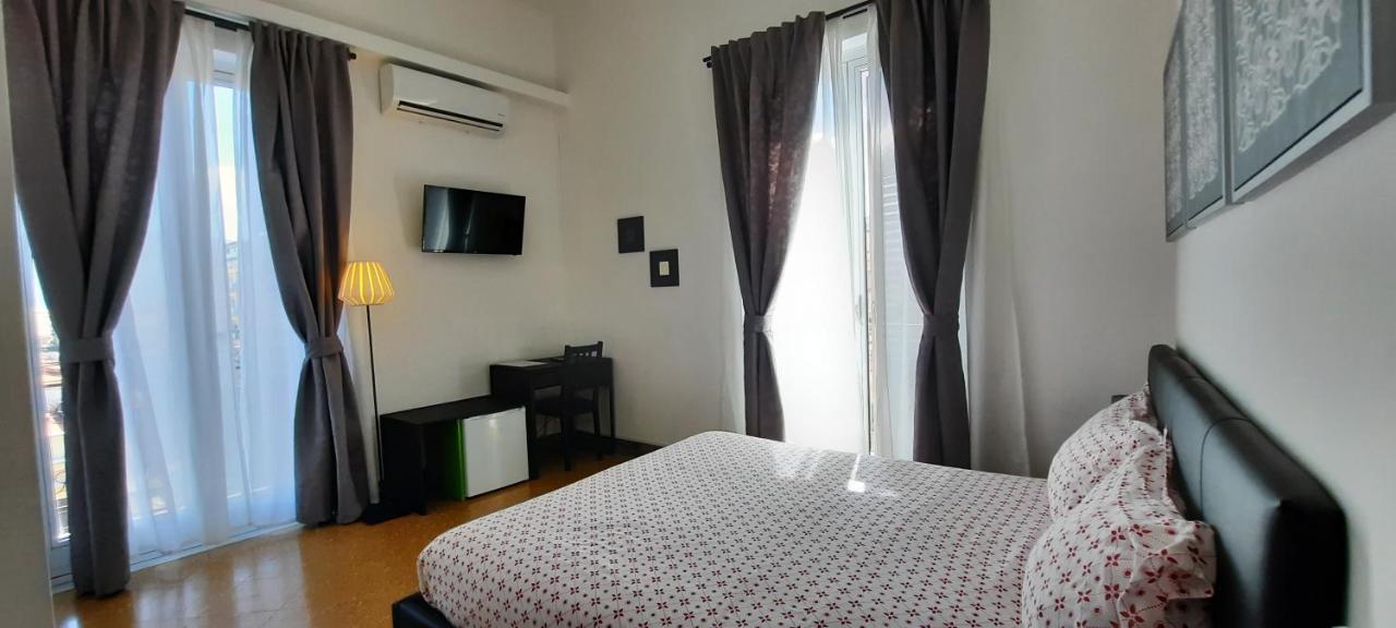 Politeamari Hotel Палермо Екстериор снимка