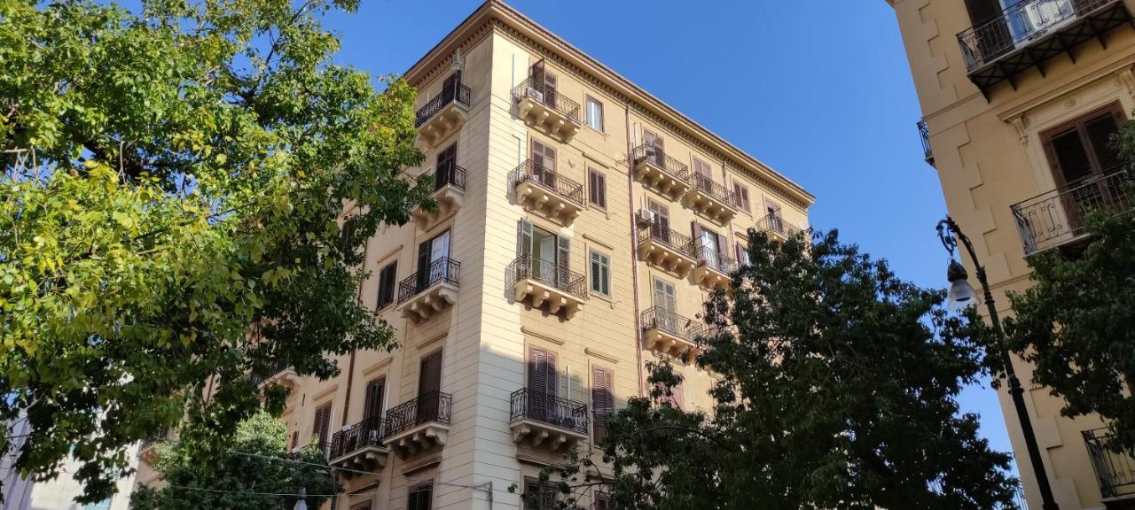 Politeamari Hotel Палермо Екстериор снимка