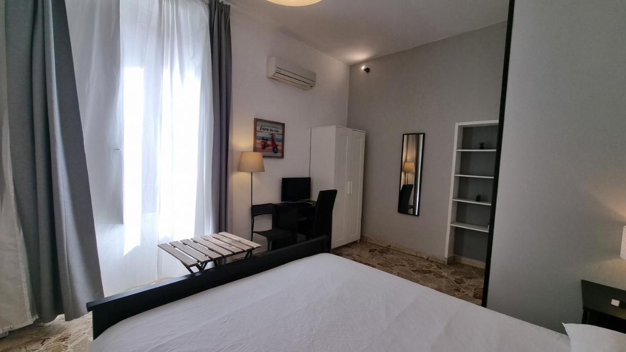 Politeamari Hotel Палермо Екстериор снимка