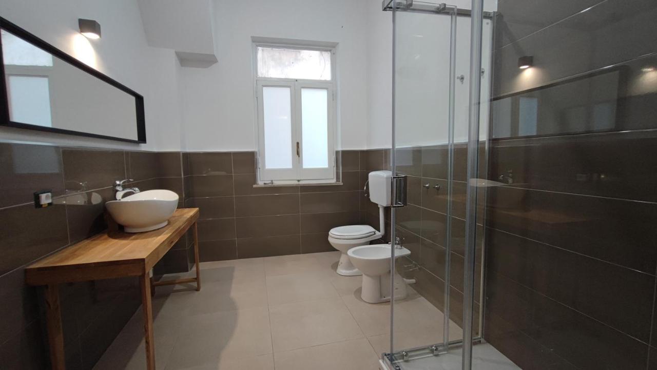 Politeamari Hotel Палермо Екстериор снимка