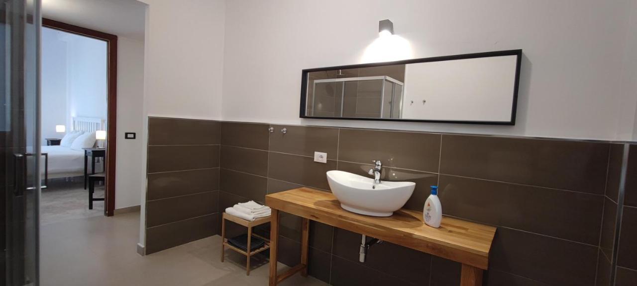 Politeamari Hotel Палермо Екстериор снимка