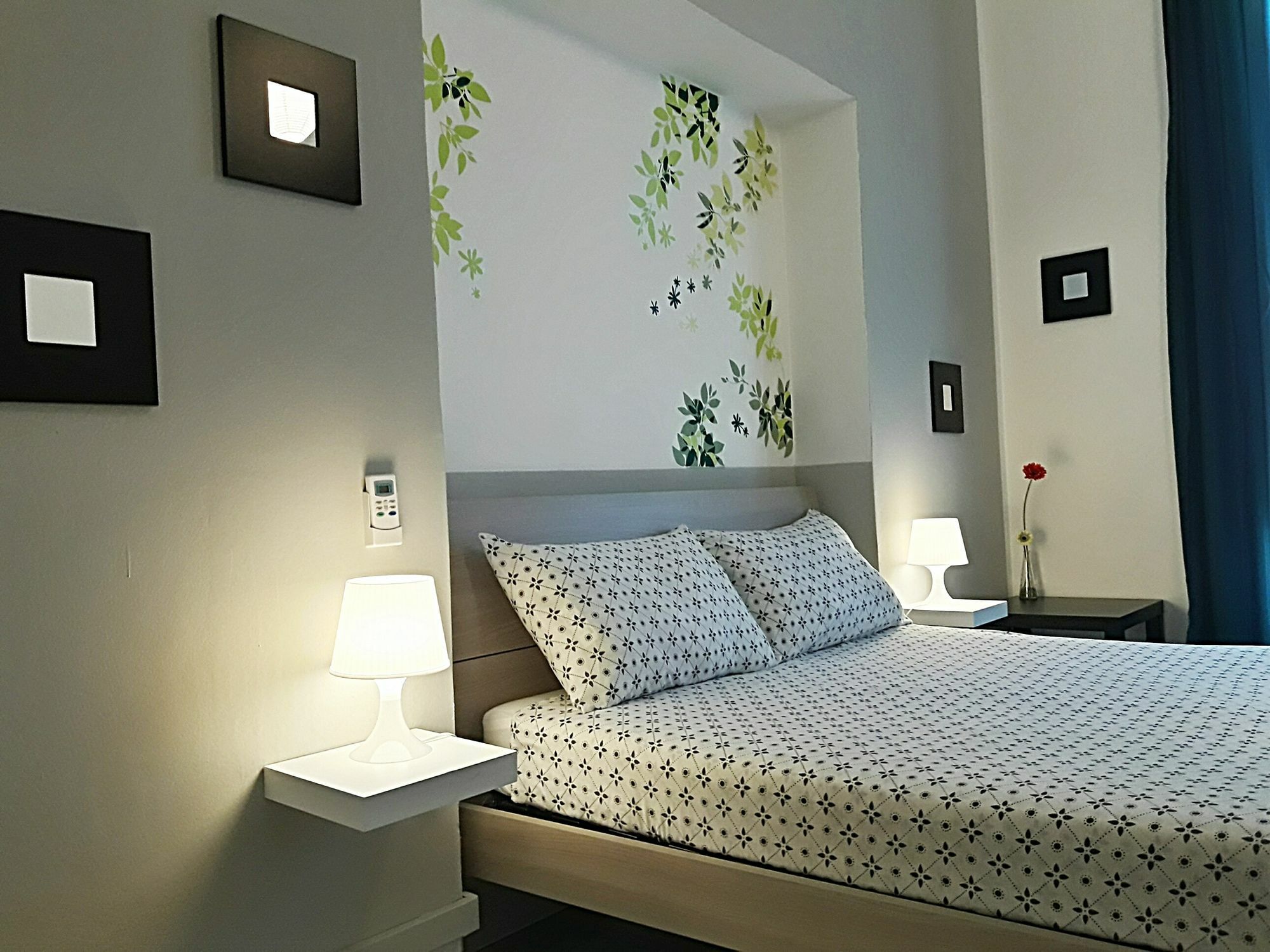 Politeamari Hotel Палермо Екстериор снимка