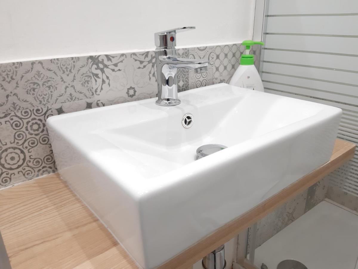 Politeamari Hotel Палермо Екстериор снимка